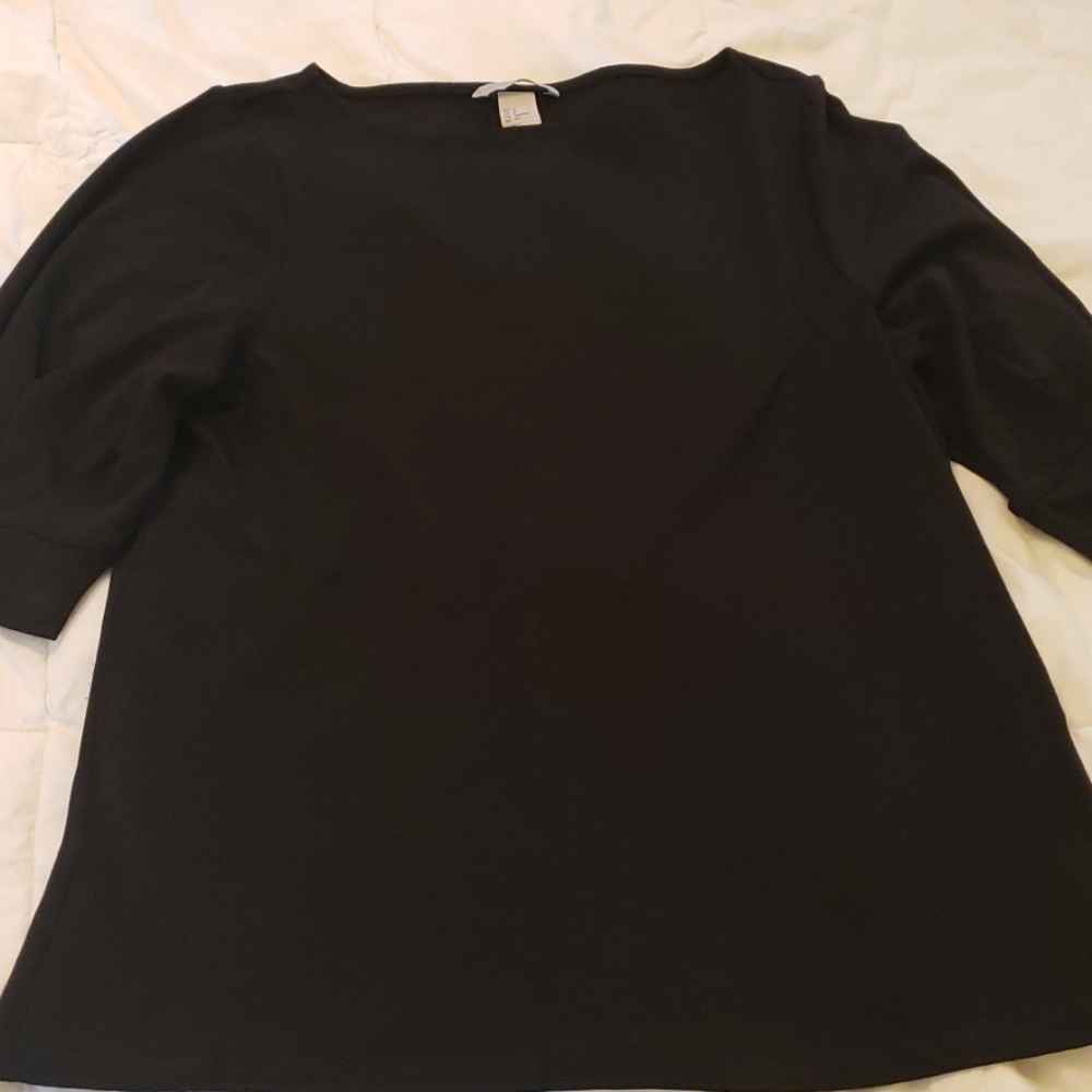 Black h&m shirt